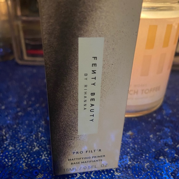 ⭐️💫⭐️FENTY MINI PRO-FILTER MATTIFYING PRIMER - Picture 2 of 8